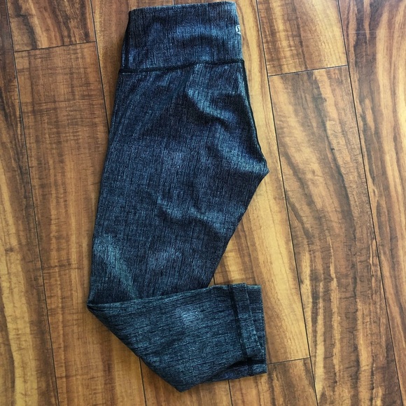 Lululemon Crop Leggings - Picture 3 of 9